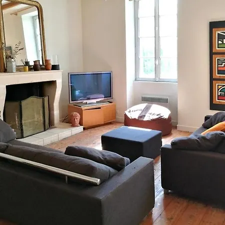 Maison De Charme * Saint-Georges-des-Agoûts